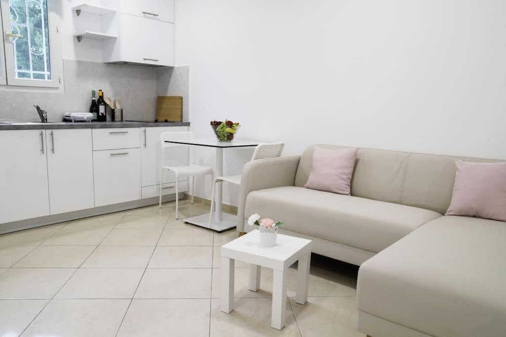 Cozy Apartment Near Airport Κορωπί Εξωτερικό φωτογραφία